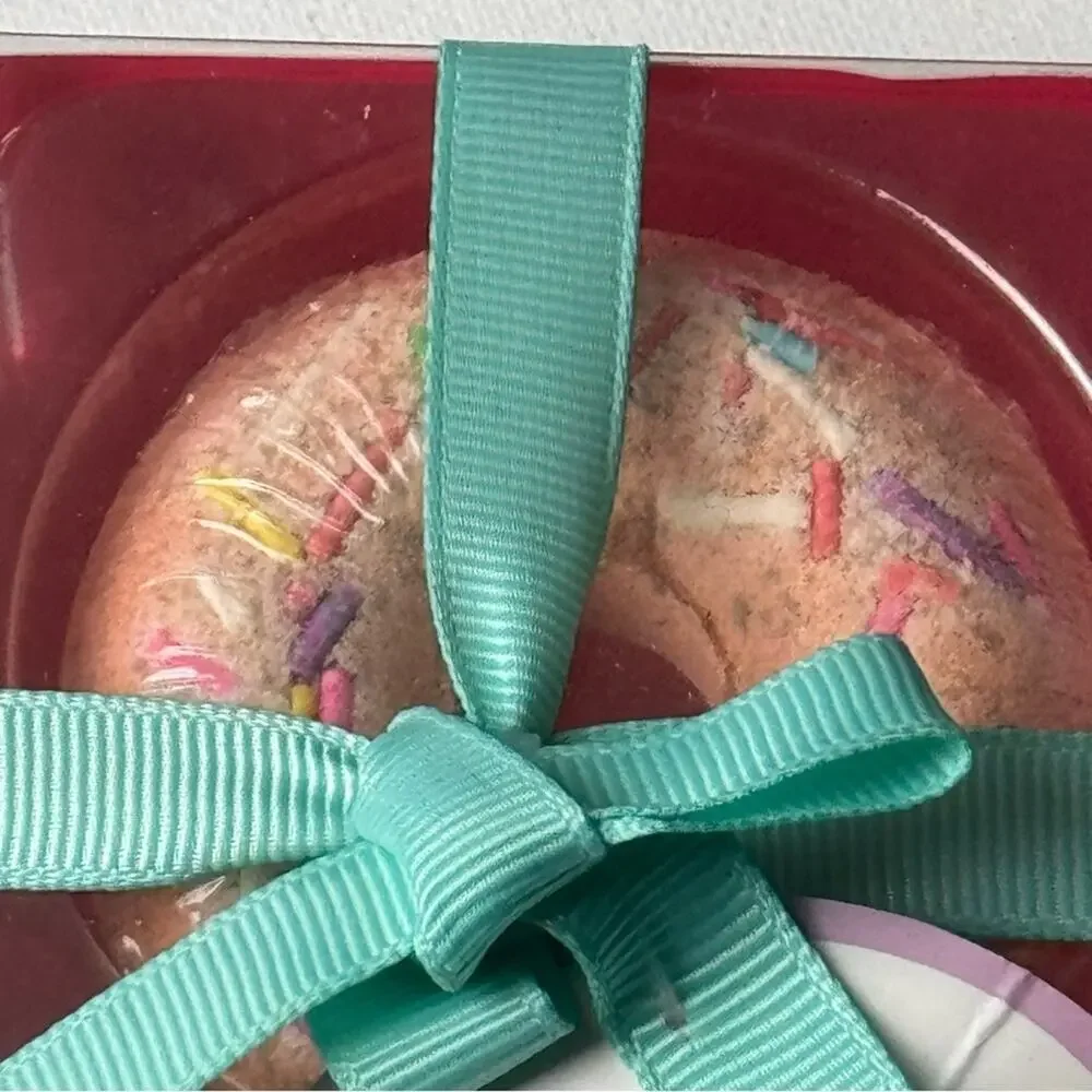 Frosted Donut Scented Four Piece Bath Gift Set Fizzer New in Package